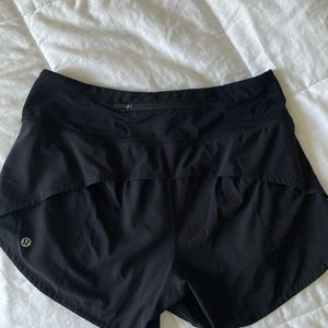 Lululemon speed-up mid rise lined shorts 4”
